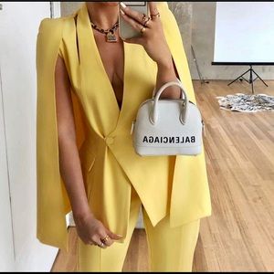 Lavish Alice yellow cape blazer size 4